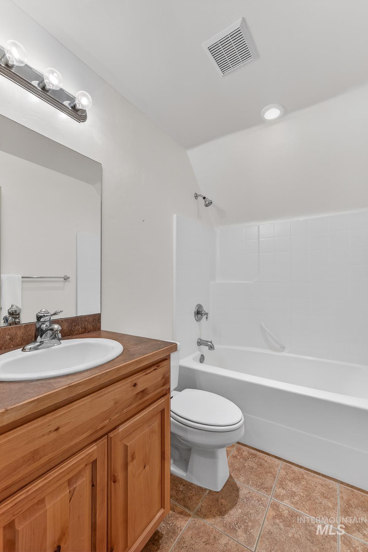 12898 Spring Valley Road, Donnelly, Idaho 83615, 3 Bedrooms, 3.5 Bathrooms, Residential For Sale, Price $630,000, 98979511