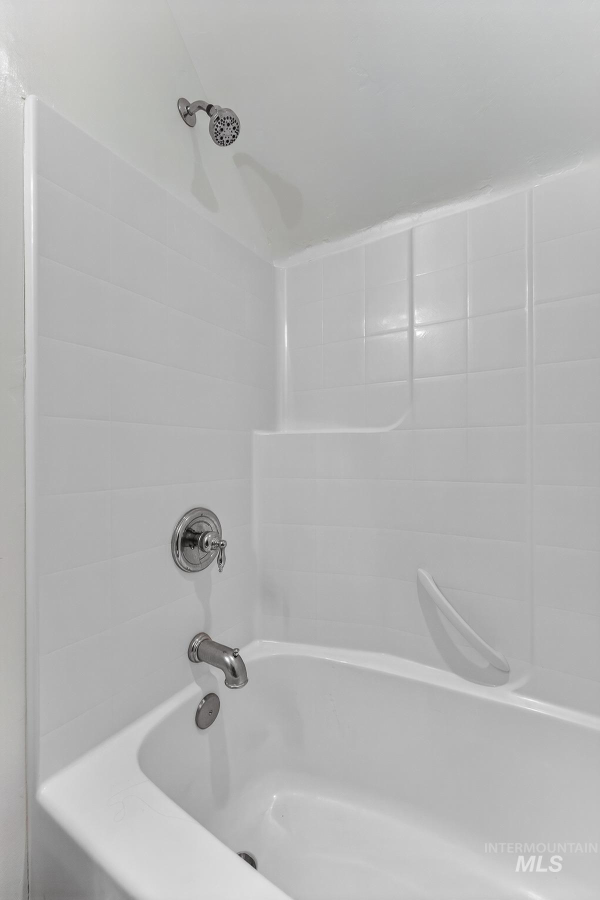 12898 Spring Valley Road, Donnelly, Idaho 83615, 3 Bedrooms, 3.5 Bathrooms, Residential For Sale, Price $630,000, 98979511