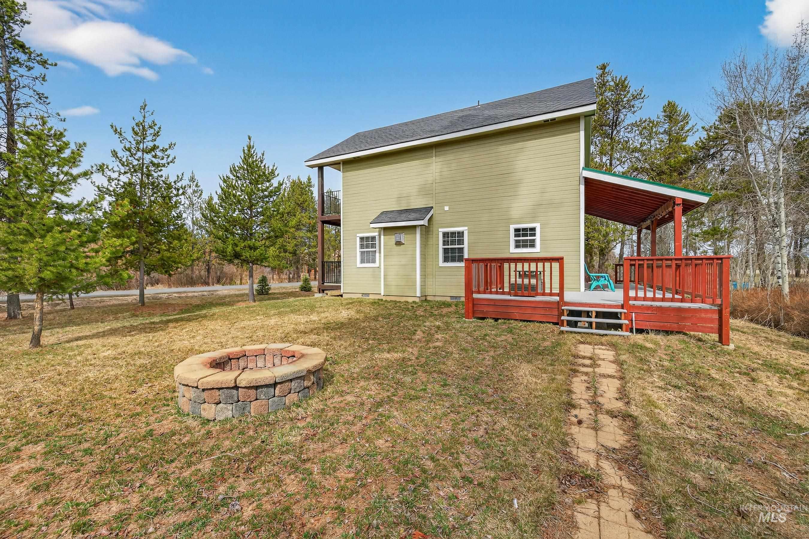 12898 Spring Valley Road, Donnelly, Idaho 83615, 3 Bedrooms, 3.5 Bathrooms, Residential For Sale, Price $630,000, 98979511