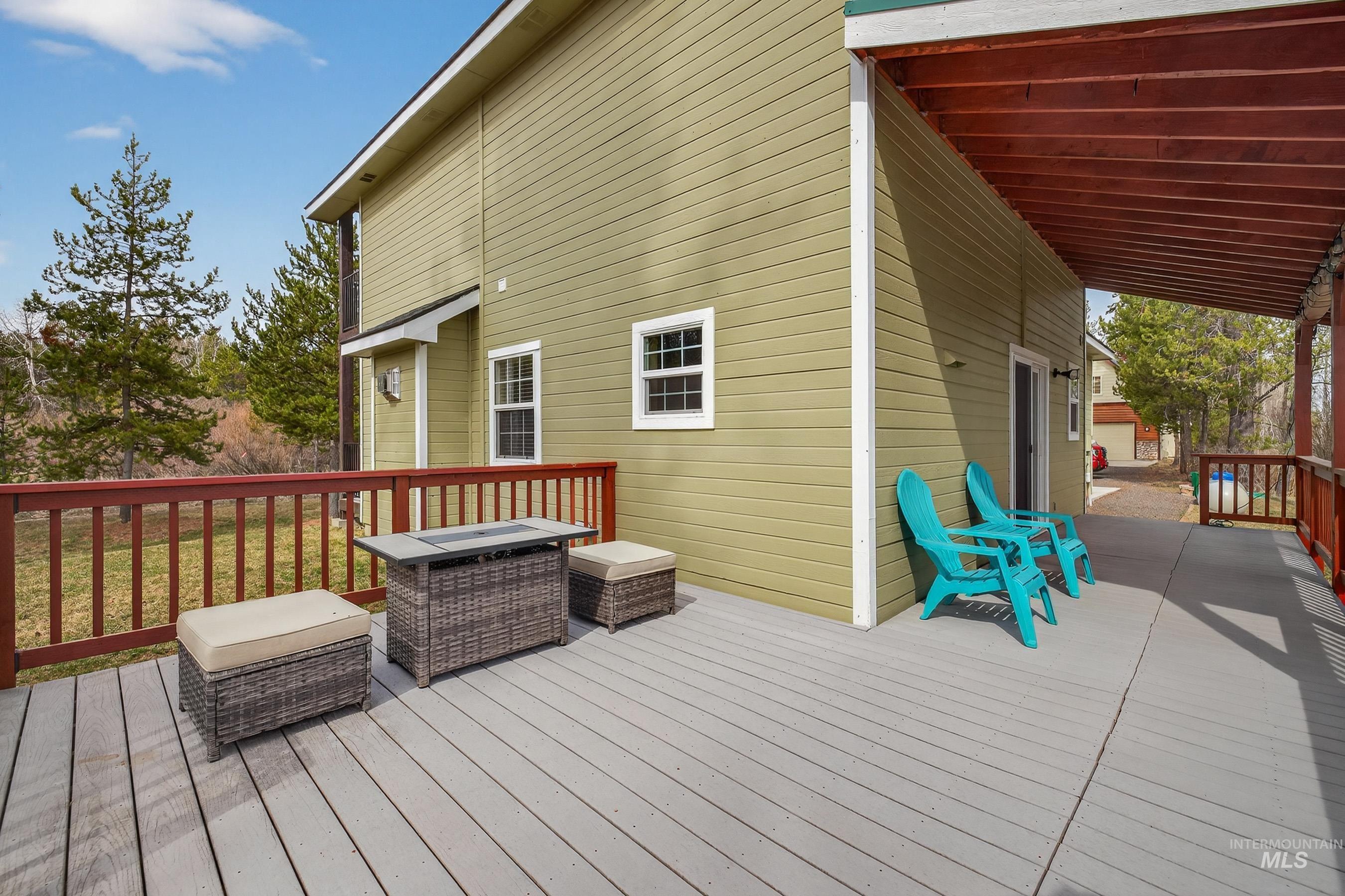 12898 Spring Valley Road, Donnelly, Idaho 83615, 3 Bedrooms, 3.5 Bathrooms, Residential For Sale, Price $630,000, 98979511