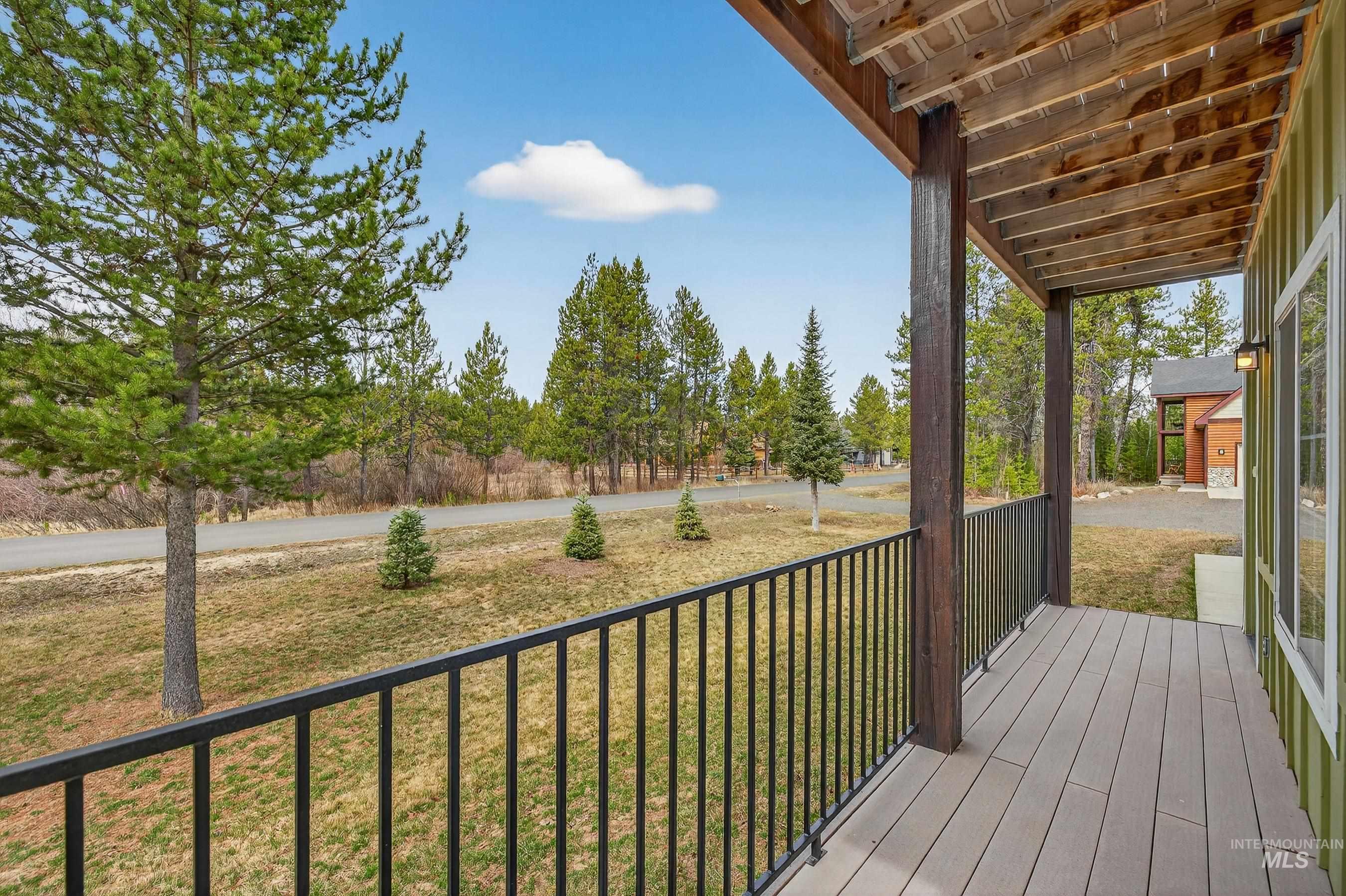 12898 Spring Valley Road, Donnelly, Idaho 83615, 3 Bedrooms, 3.5 Bathrooms, Residential For Sale, Price $630,000, 98979511