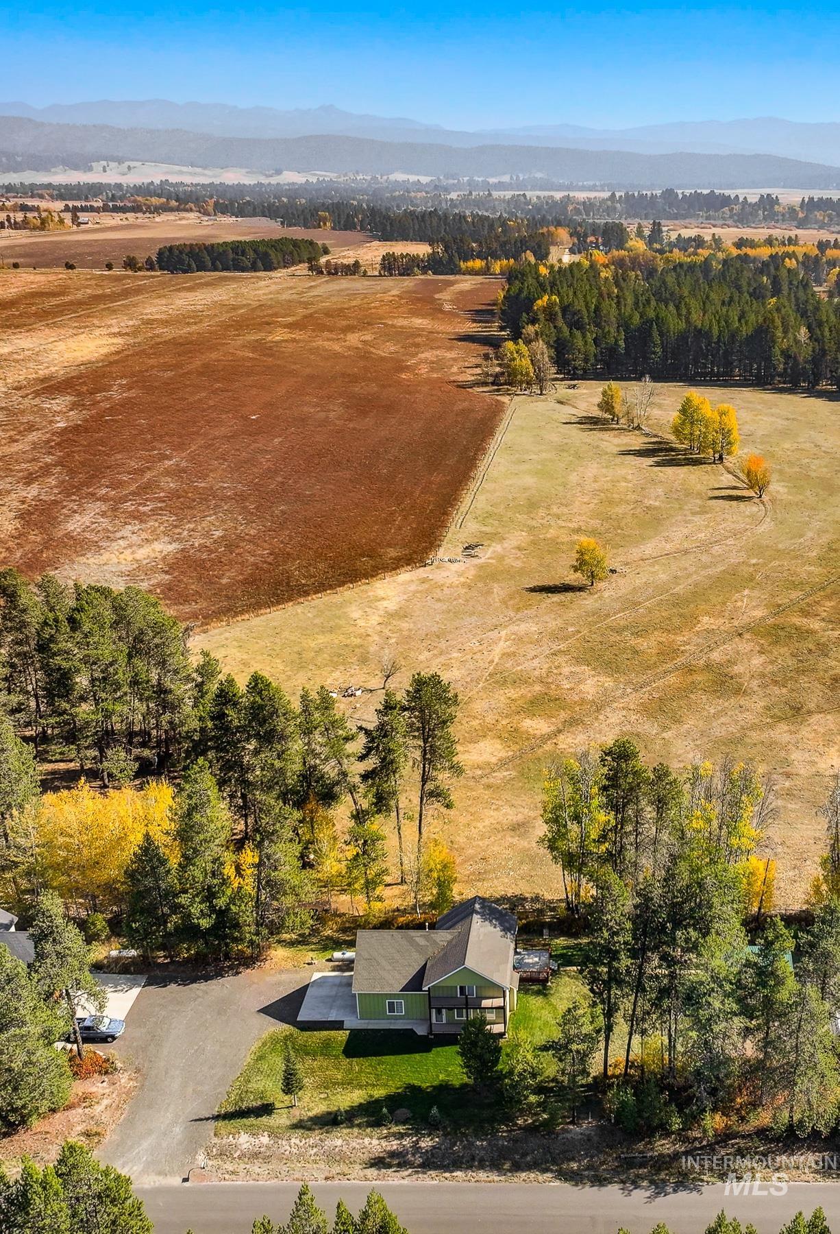 12898 Spring Valley Road, Donnelly, Idaho 83615, 3 Bedrooms, 3.5 Bathrooms, Residential For Sale, Price $630,000, 98979511