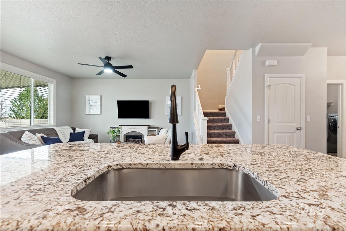 9417 S Updale Ave, Kuna, Idaho 83634, 3 Bedrooms, 2.5 Bathrooms, Residential For Sale, Price $514,900, 98979512