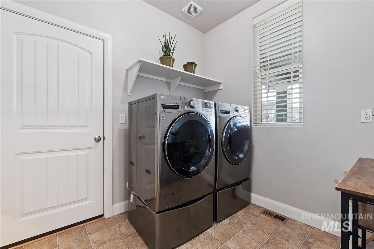 9417 S Updale Ave, Kuna, Idaho 83634, 3 Bedrooms, 2.5 Bathrooms, Residential For Sale, Price $514,900, 98979512