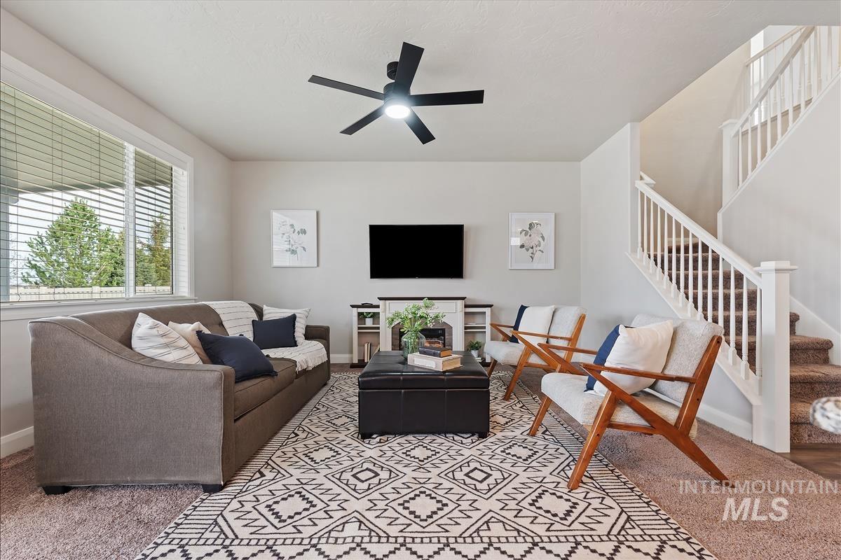 9417 S Updale Ave, Kuna, Idaho 83634, 3 Bedrooms, 2.5 Bathrooms, Residential For Sale, Price $514,900, 98979512