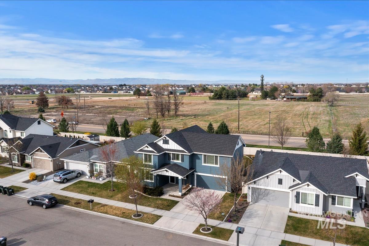 9417 S Updale Ave, Kuna, Idaho 83634, 3 Bedrooms, 2.5 Bathrooms, Residential For Sale, Price $514,900, 98979512