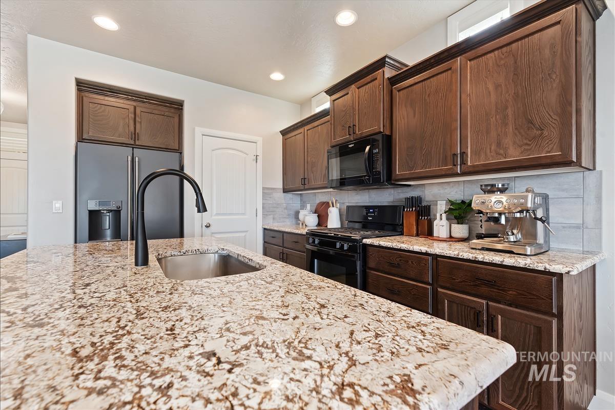 9417 S Updale Ave, Kuna, Idaho 83634, 3 Bedrooms, 2.5 Bathrooms, Residential For Sale, Price $514,900, 98979512