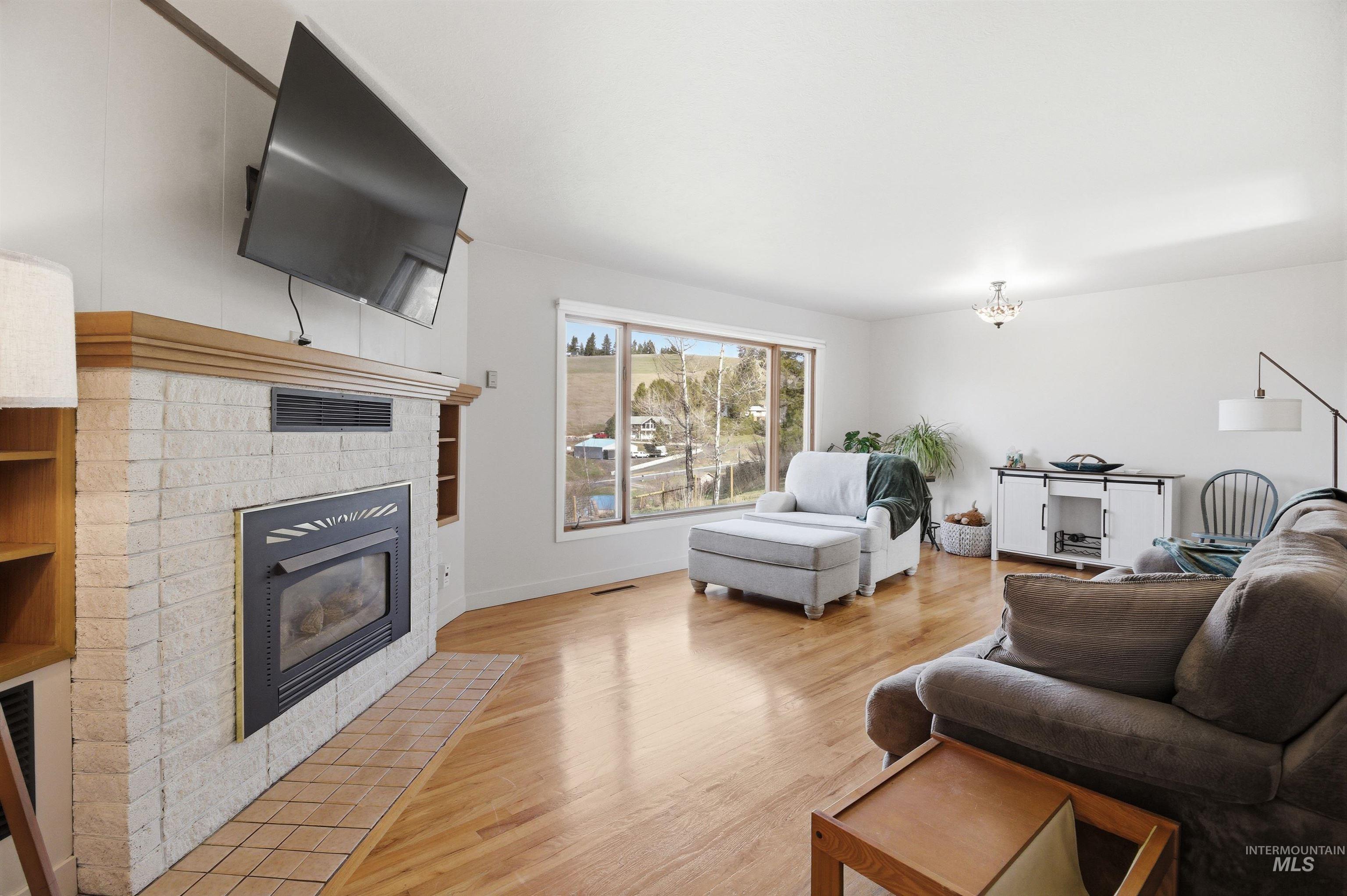 107 E A St., Troy, Idaho 83871, 5 Bedrooms, 2 Bathrooms, Residential For Sale, Price $449,000, 98979513