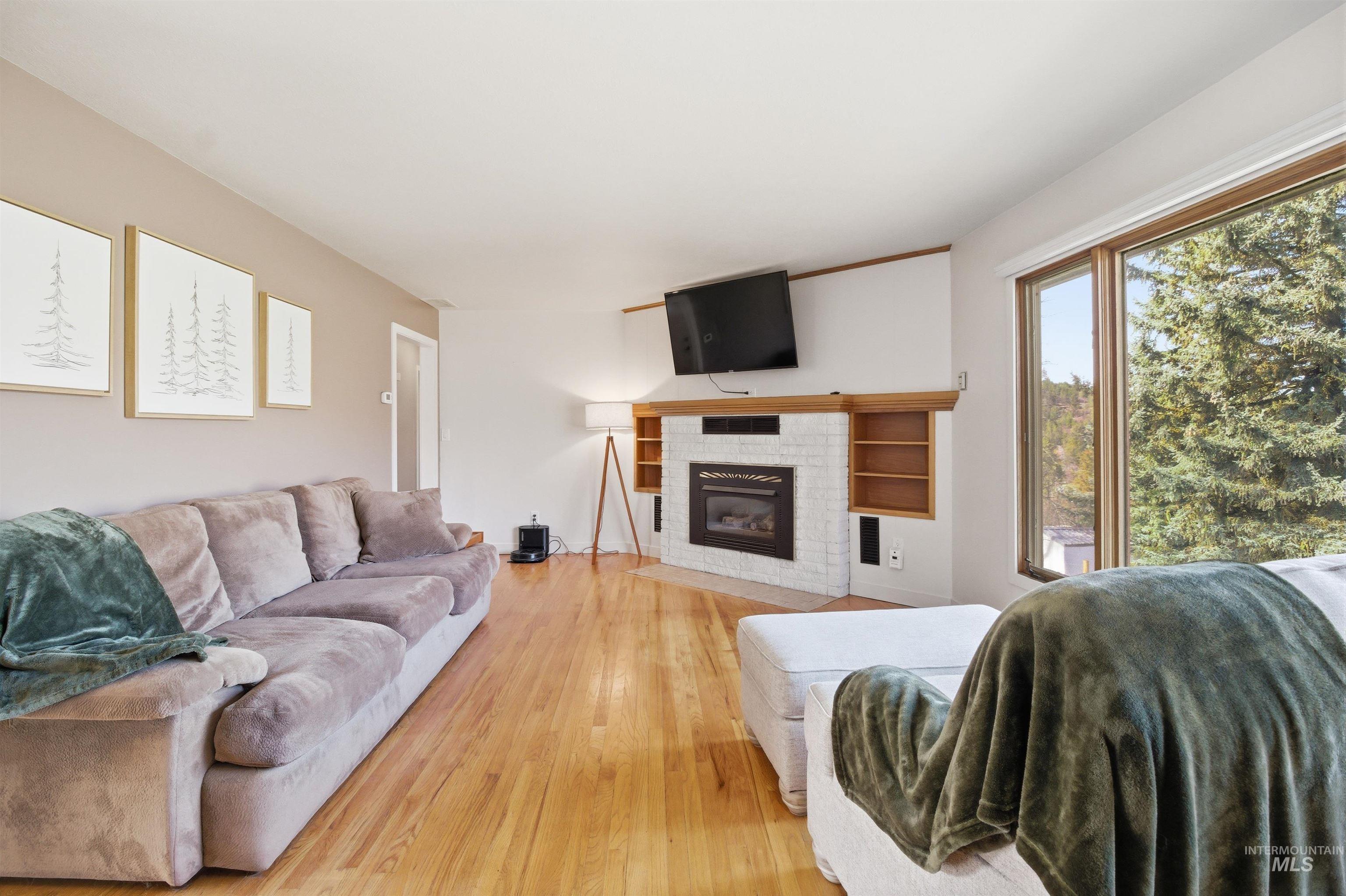 107 E A St., Troy, Idaho 83871, 5 Bedrooms, 2 Bathrooms, Residential For Sale, Price $449,000, 98979513