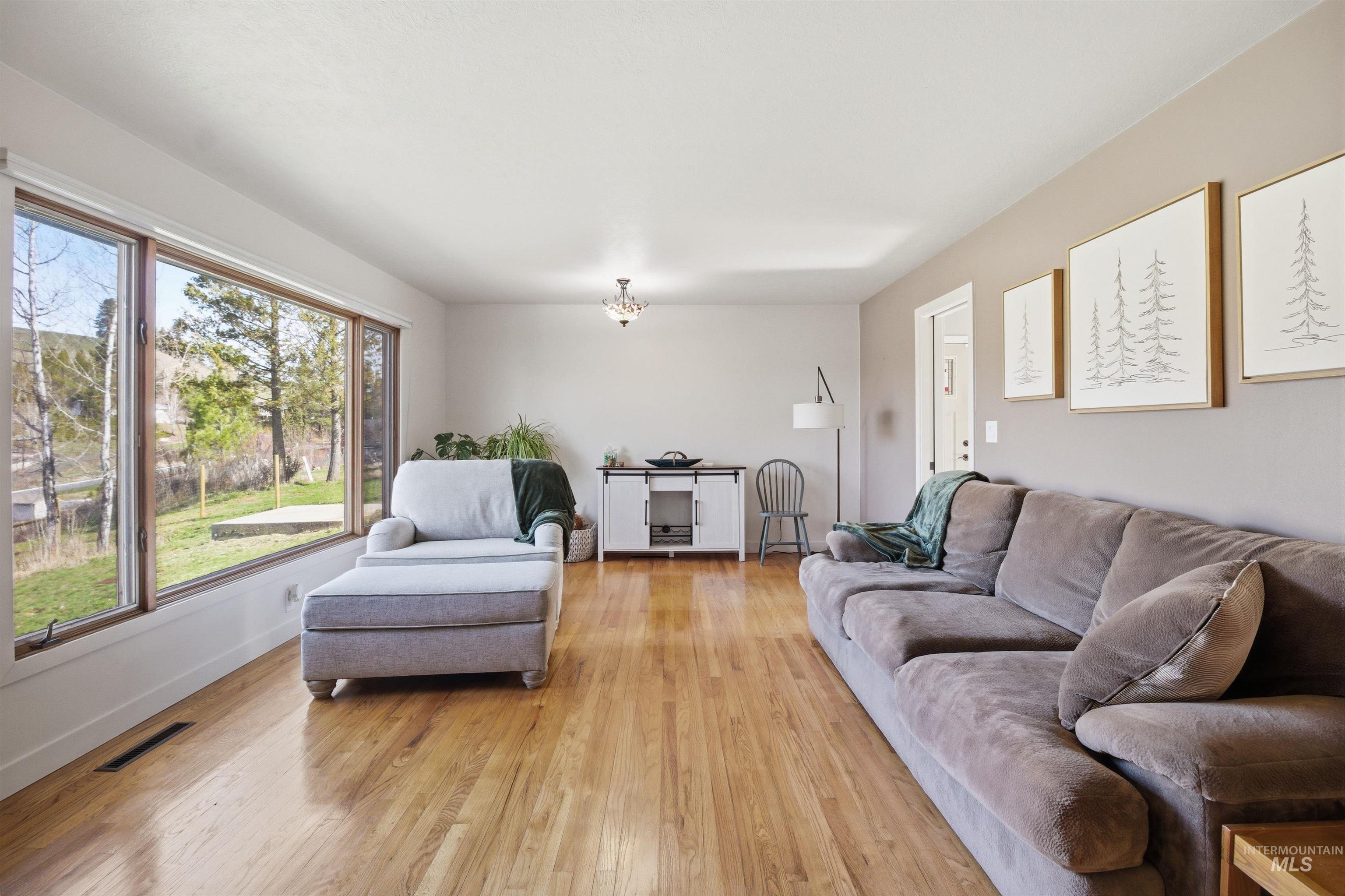 107 E A St., Troy, Idaho 83871, 5 Bedrooms, 2 Bathrooms, Residential For Sale, Price $449,000, 98979513