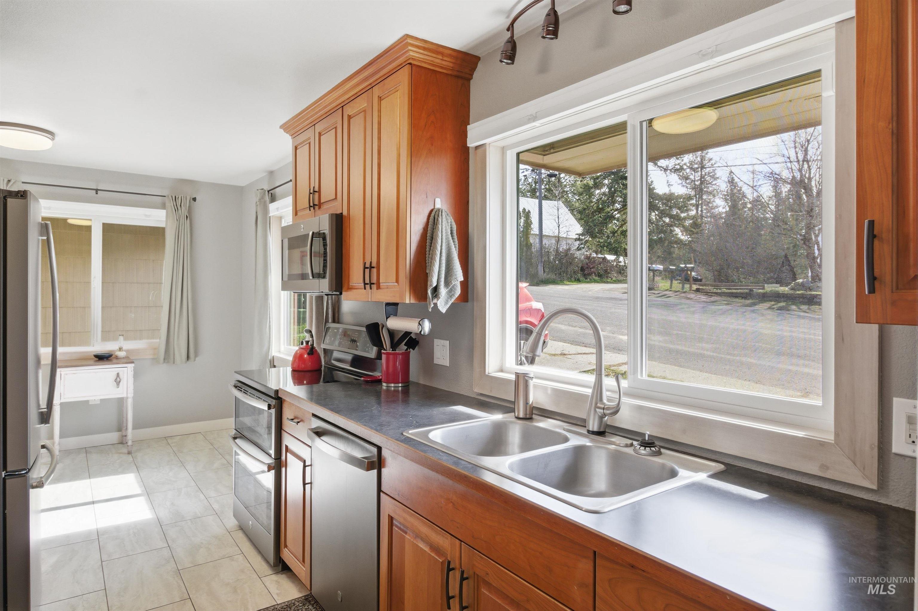 107 E A St., Troy, Idaho 83871, 5 Bedrooms, 2 Bathrooms, Residential For Sale, Price $449,000, 98979513