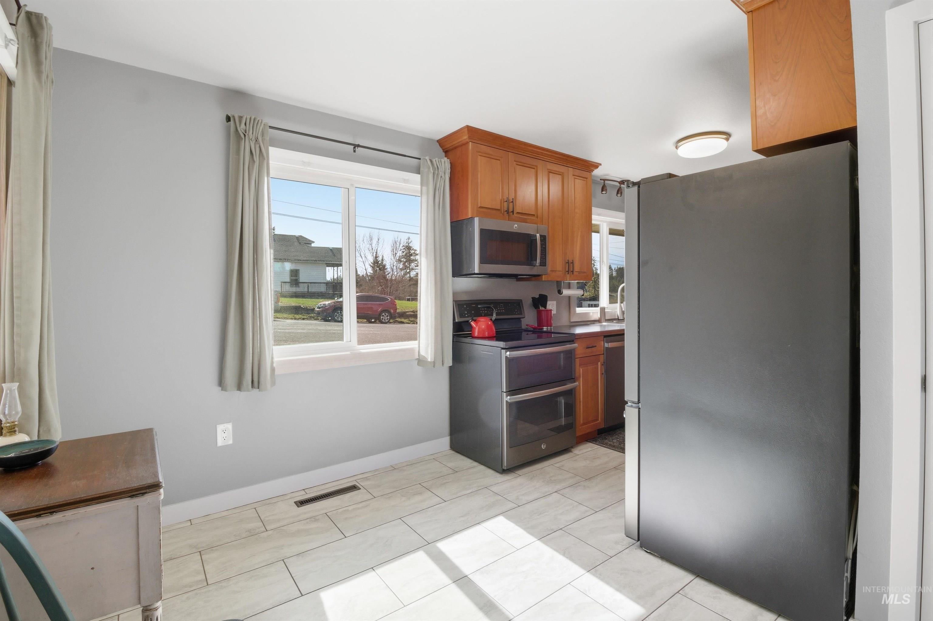 107 E A St., Troy, Idaho 83871, 5 Bedrooms, 2 Bathrooms, Residential For Sale, Price $449,000, 98979513