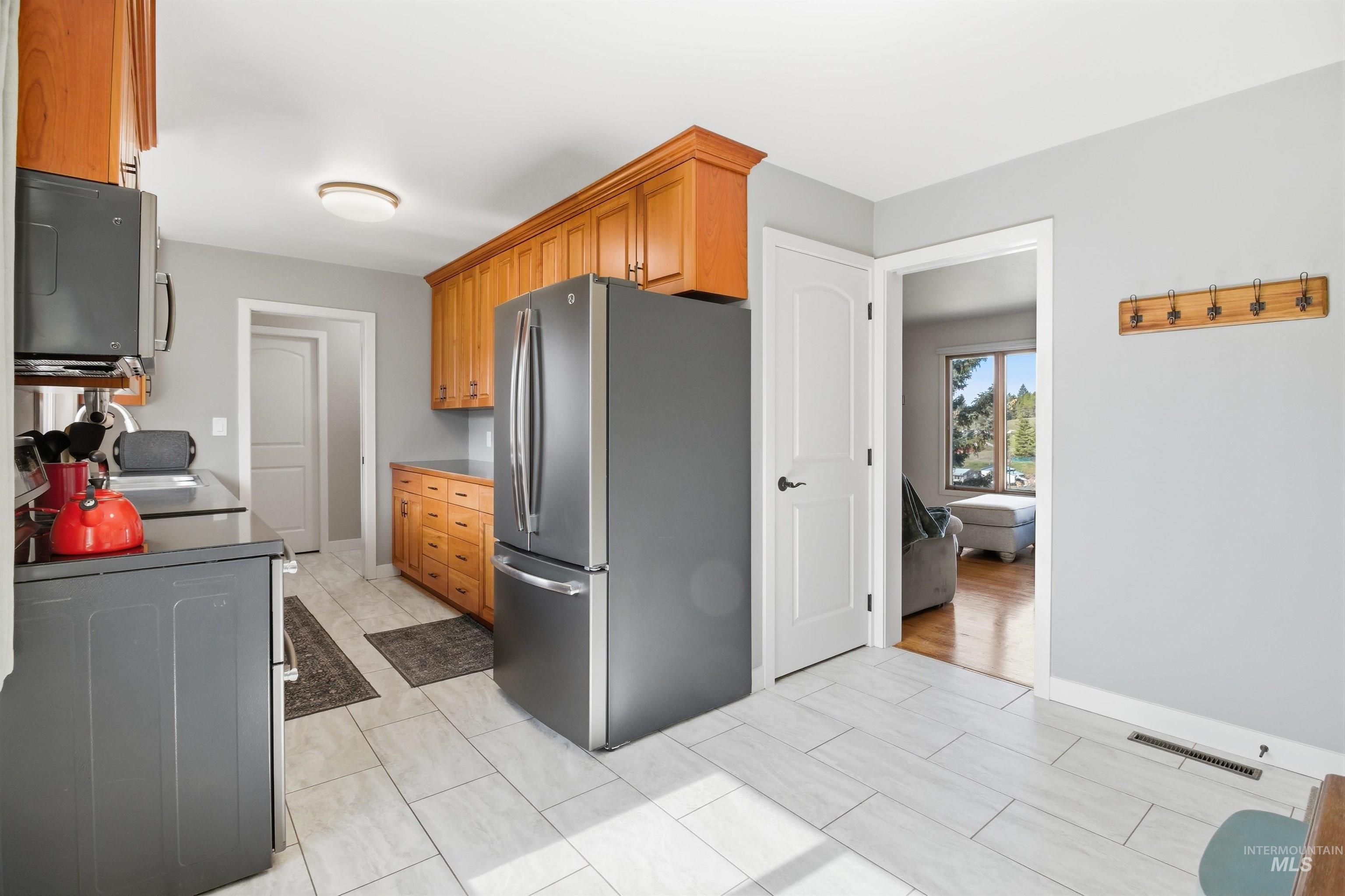 107 E A St., Troy, Idaho 83871, 5 Bedrooms, 2 Bathrooms, Residential For Sale, Price $449,000, 98979513