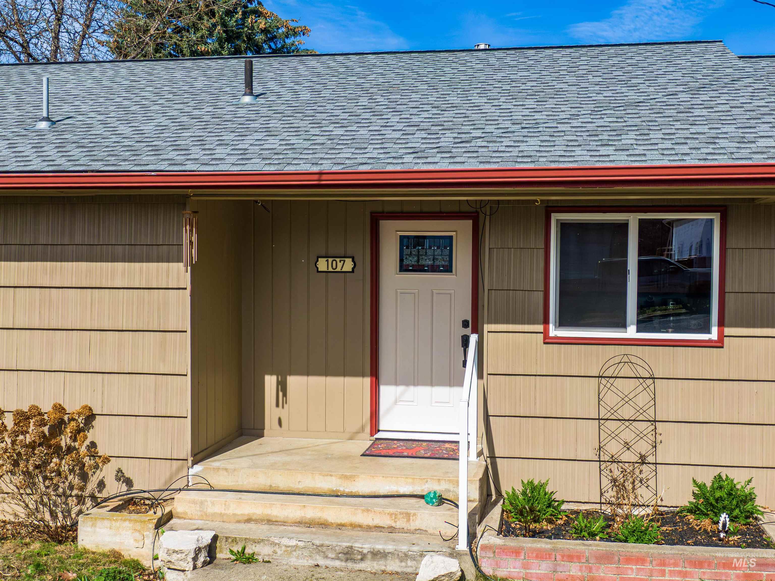 107 E A St., Troy, Idaho 83871, 5 Bedrooms, 2 Bathrooms, Residential For Sale, Price $449,000, 98979513