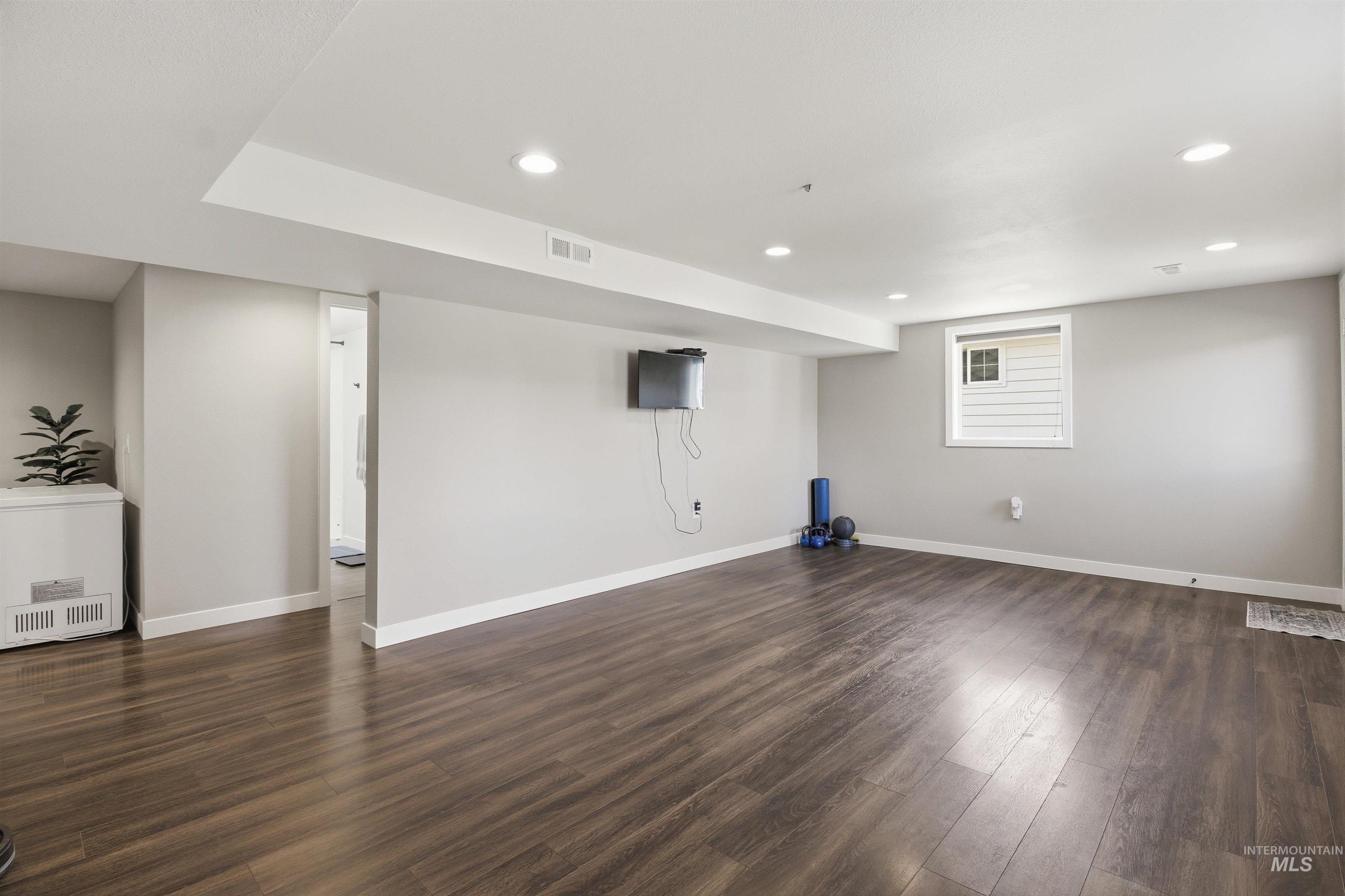 107 E A St., Troy, Idaho 83871, 5 Bedrooms, 2 Bathrooms, Residential For Sale, Price $449,000, 98979513