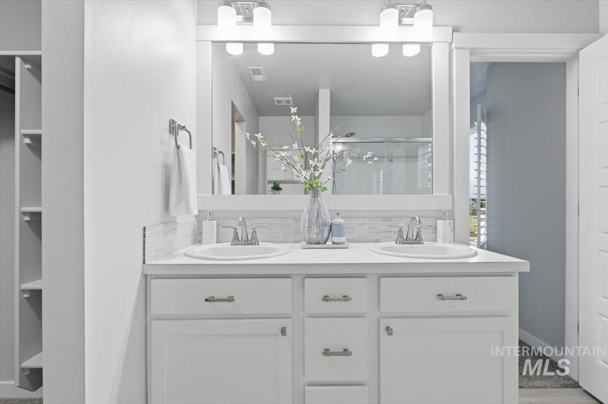 5764 W Stadium Ln, Eagle, Idaho 83616, 3 Bedrooms, 2.5 Bathrooms, Residential For Sale, Price $427,900, 98979521