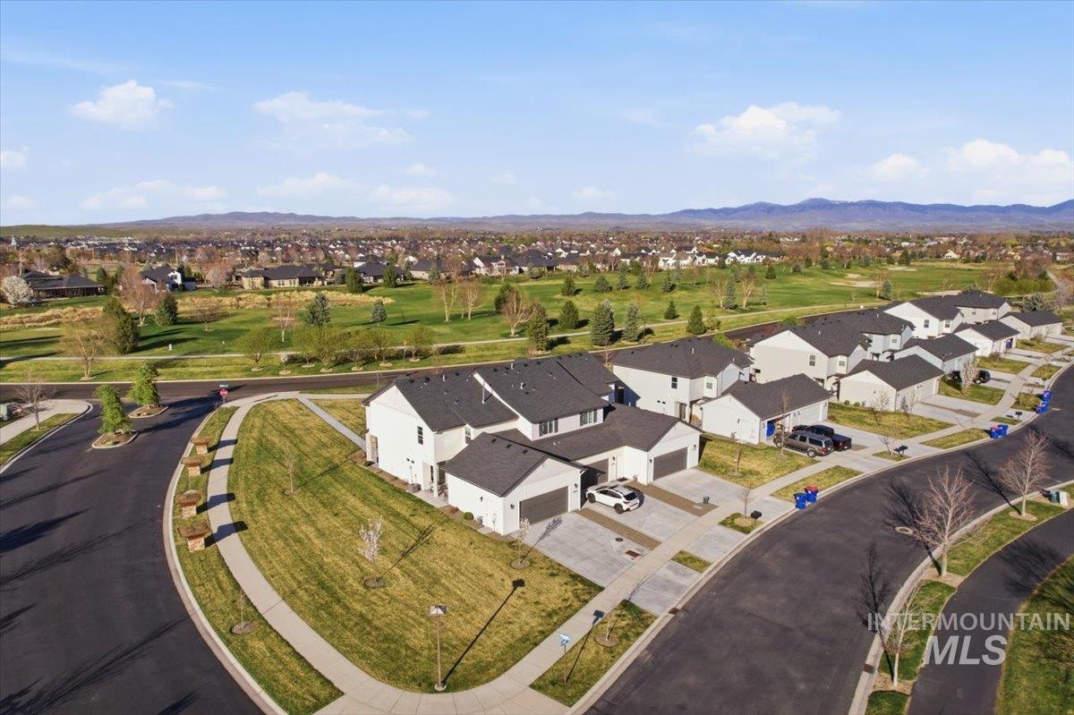 5764 W Stadium Ln, Eagle, Idaho 83616, 3 Bedrooms, 2.5 Bathrooms, Residential For Sale, Price $427,900, 98979521