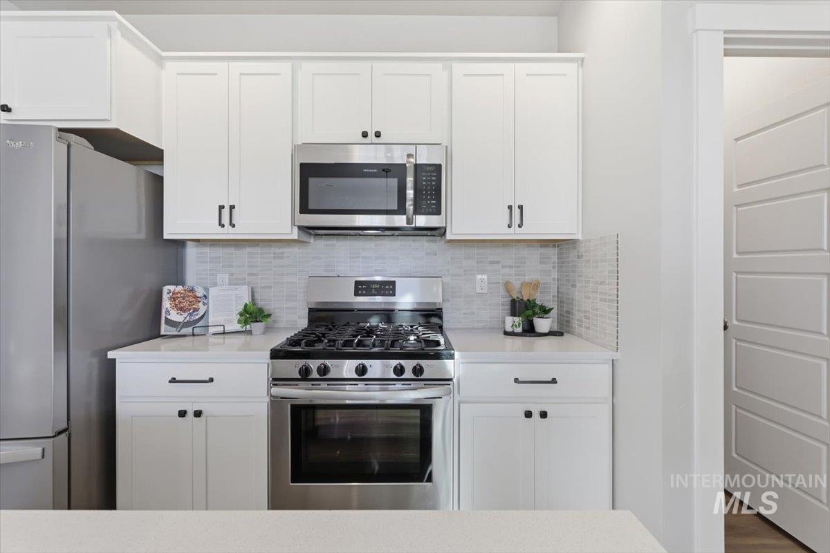 5764 W Stadium Ln, Eagle, Idaho 83616, 3 Bedrooms, 2.5 Bathrooms, Residential For Sale, Price $427,900, 98979521