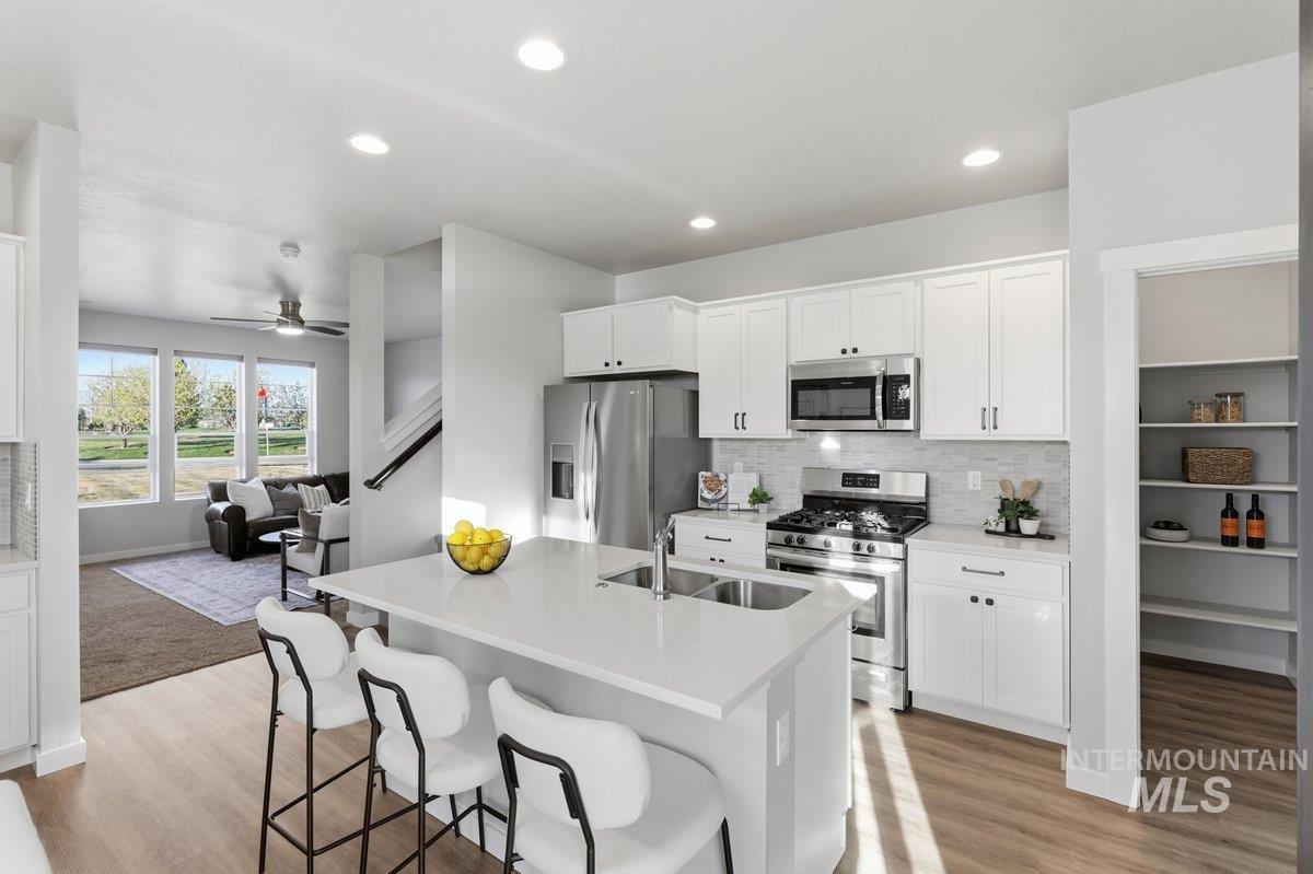 5764 W Stadium Ln, Eagle, Idaho 83616, 3 Bedrooms, 2.5 Bathrooms, Residential For Sale, Price $427,900, 98979521