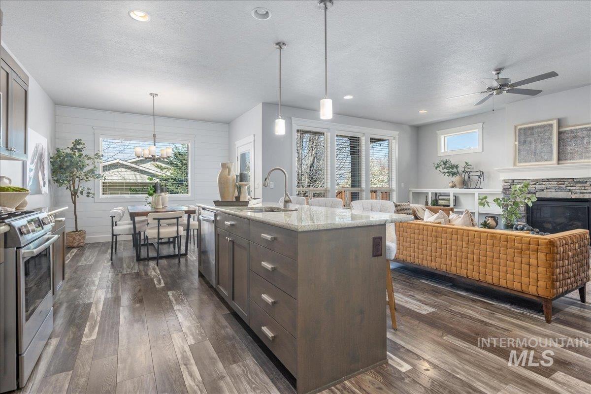 11324 W Trestlewood St, Boise, Idaho 83709, 3 Bedrooms, 2.5 Bathrooms, Residential For Sale, Price $549,900,MLS 98979528