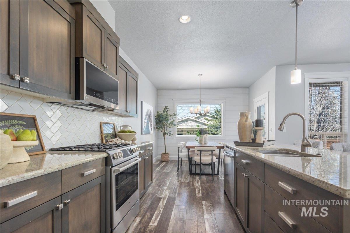 11324 W Trestlewood St, Boise, Idaho 83709, 3 Bedrooms, 2.5 Bathrooms, Residential For Sale, Price $549,900,MLS 98979528