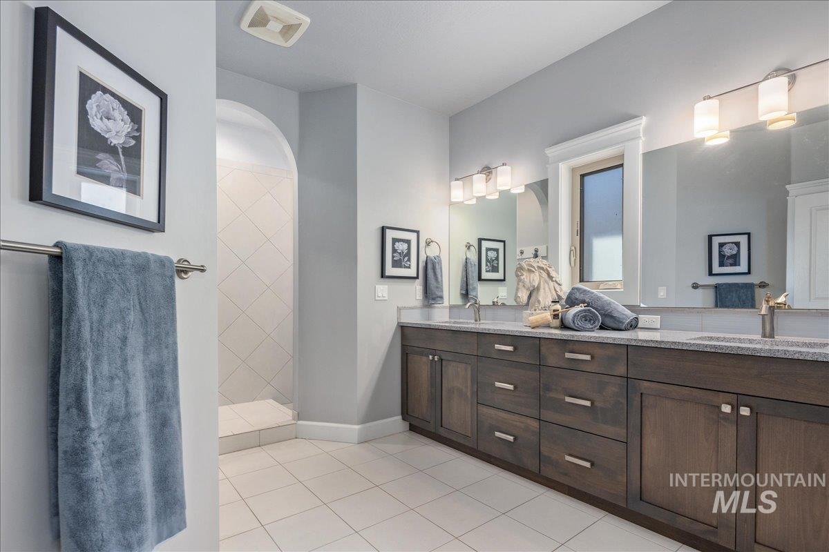 11324 W Trestlewood St, Boise, Idaho 83709, 3 Bedrooms, 2.5 Bathrooms, Residential For Sale, Price $549,900,MLS 98979528