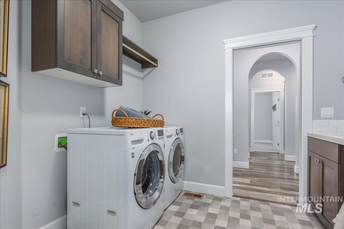 11324 W Trestlewood St, Boise, Idaho 83709, 3 Bedrooms, 2.5 Bathrooms, Residential For Sale, Price $549,900,MLS 98979528