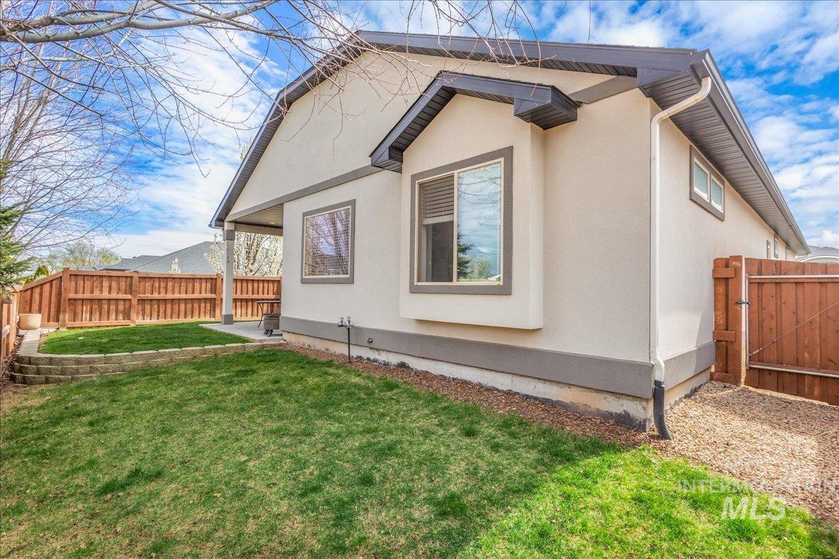 11324 W Trestlewood St, Boise, Idaho 83709, 3 Bedrooms, 2.5 Bathrooms, Residential For Sale, Price $549,900,MLS 98979528