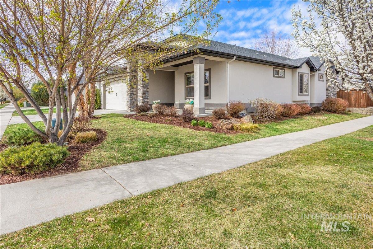 11324 W Trestlewood St, Boise, Idaho 83709, 3 Bedrooms, 2.5 Bathrooms, Residential For Sale, Price $549,900,MLS 98979528