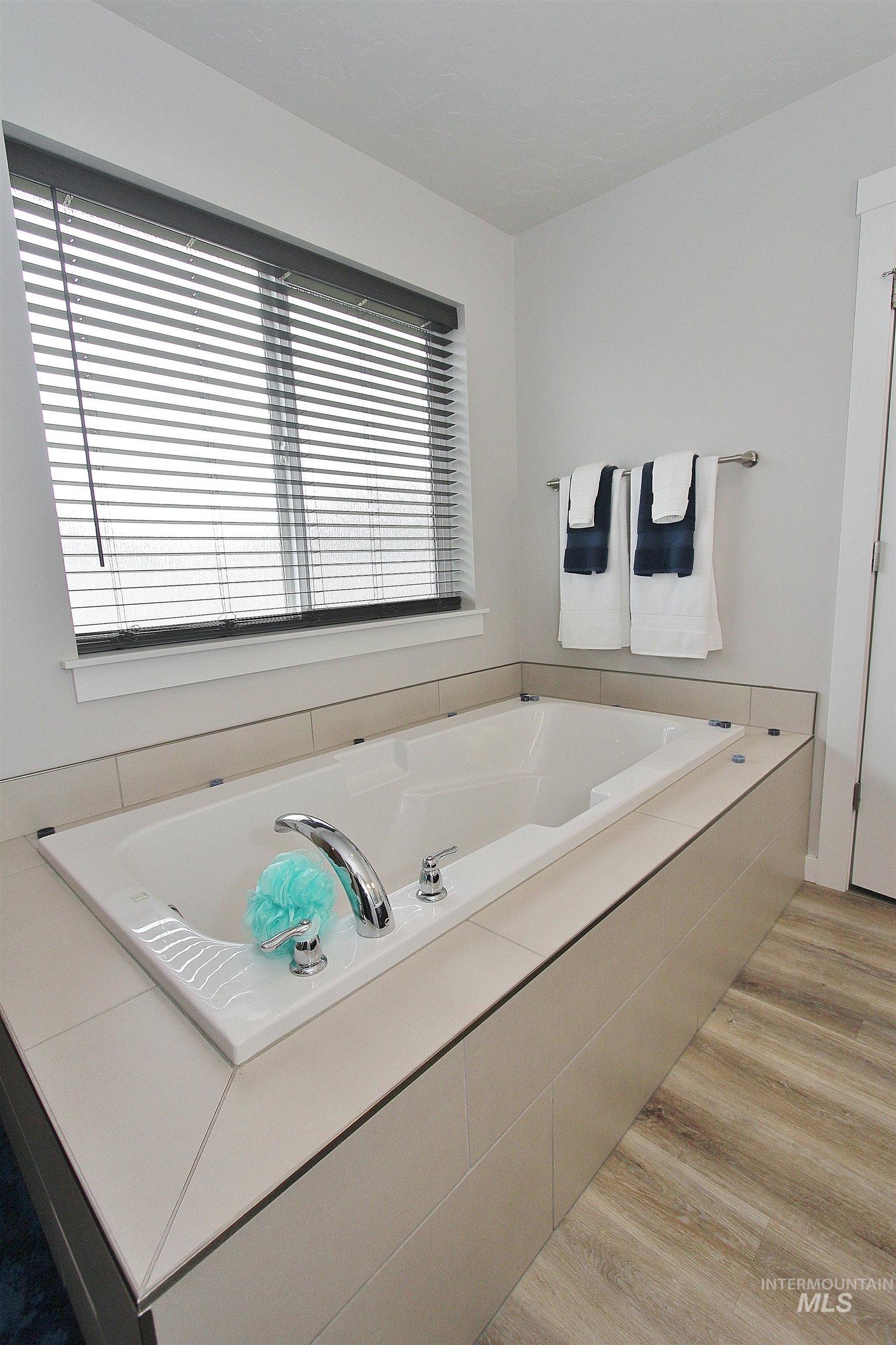 1211 Mahogany St, Parma, Idaho 83660, 4 Bedrooms, 3 Bathrooms, Residential For Sale, Price $549,000,MLS 98979530