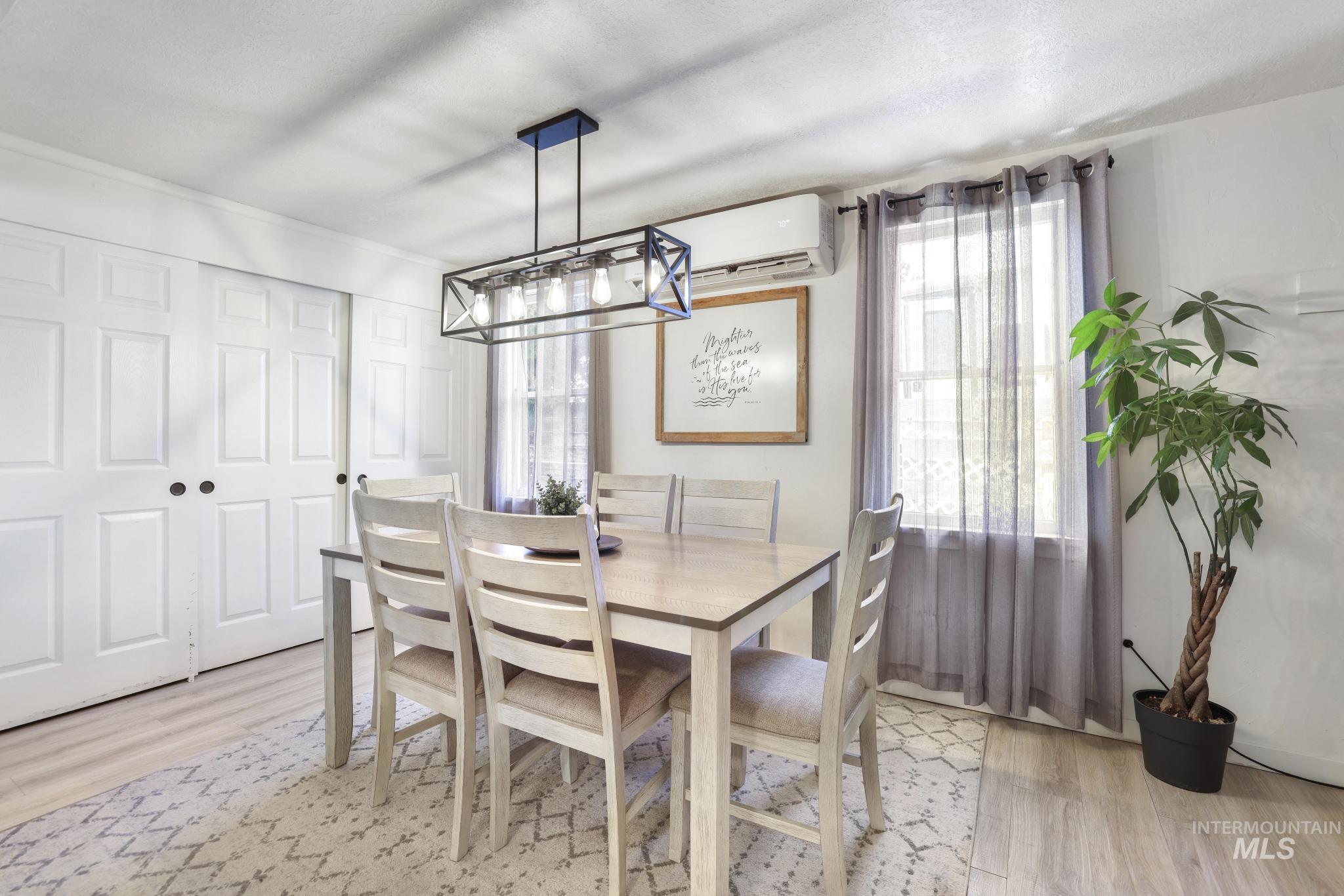 1420 Spruce Ave, Twin Falls, Idaho 83301-4137, 2 Bedrooms, 1.5 Bathrooms, Residential For Sale, Price $310,000,MLS 98979531