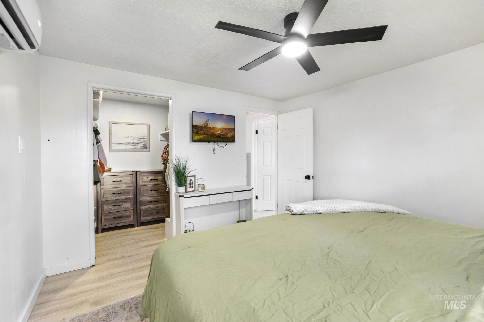 1420 Spruce Ave, Twin Falls, Idaho 83301-4137, 2 Bedrooms, 1.5 Bathrooms, Residential For Sale, Price $310,000,MLS 98979531