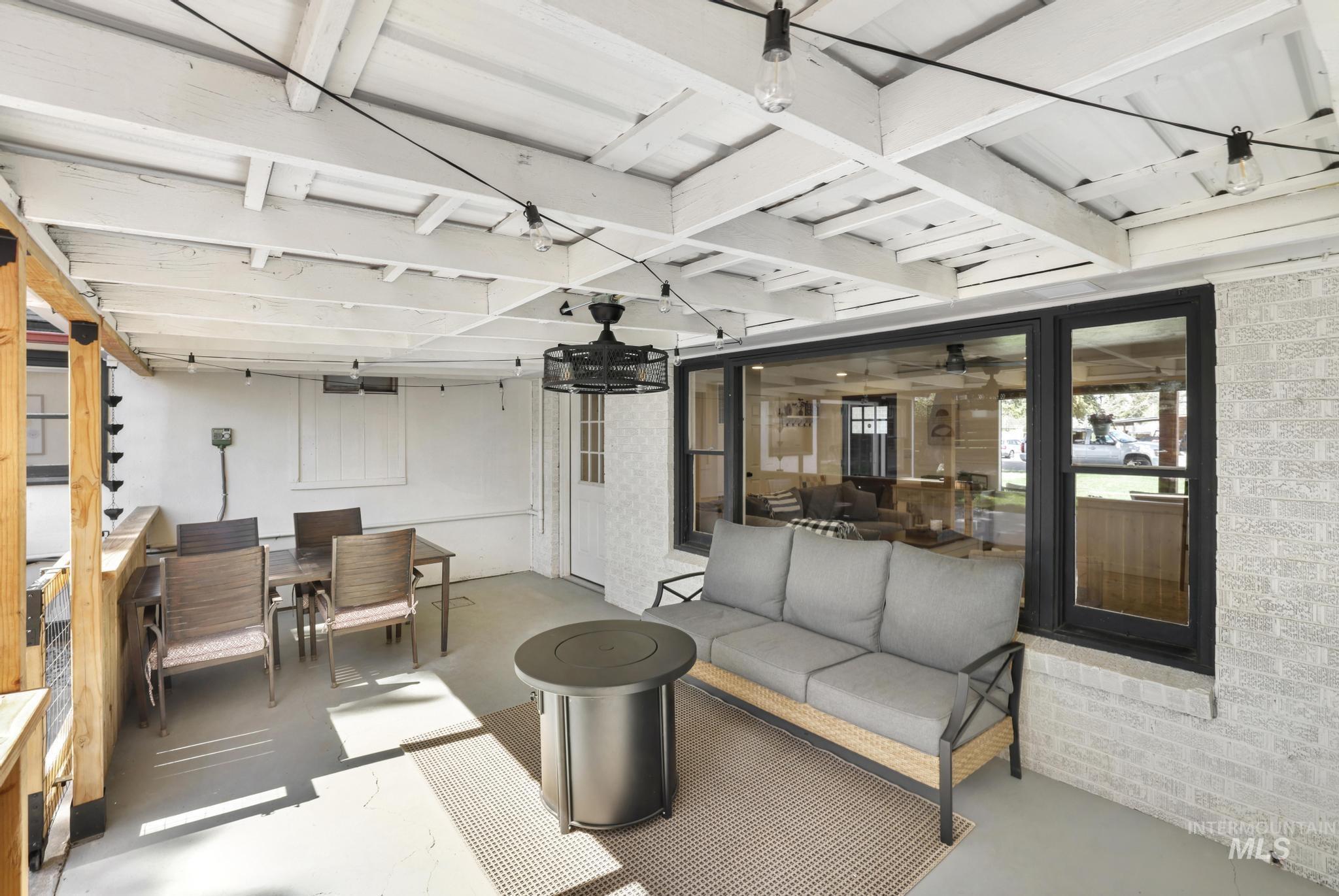 1420 Spruce Ave, Twin Falls, Idaho 83301-4137, 2 Bedrooms, 1.5 Bathrooms, Residential For Sale, Price $310,000,MLS 98979531