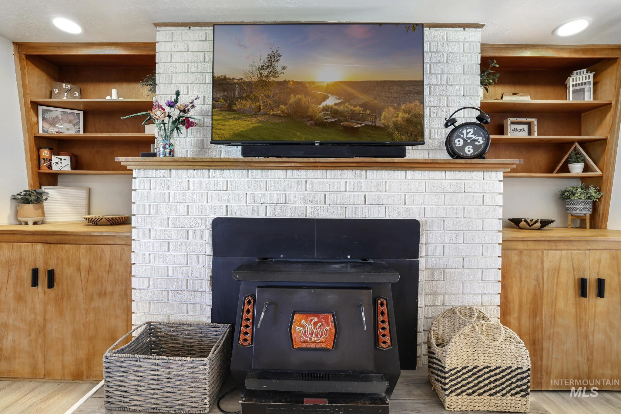 1420 Spruce Ave, Twin Falls, Idaho 83301-4137, 2 Bedrooms, 1.5 Bathrooms, Residential For Sale, Price $310,000,MLS 98979531