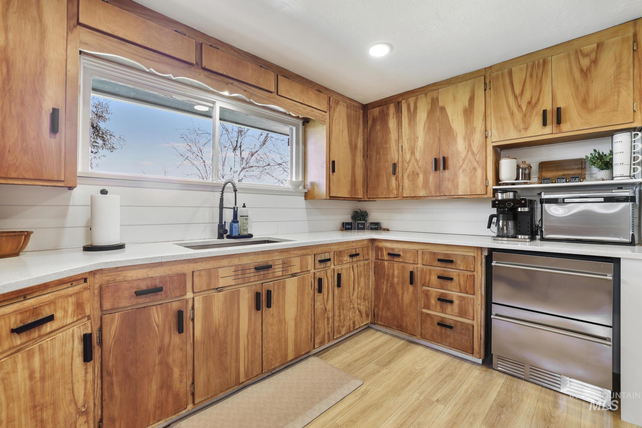 1420 Spruce Ave, Twin Falls, Idaho 83301-4137, 2 Bedrooms, 1.5 Bathrooms, Residential For Sale, Price $310,000,MLS 98979531