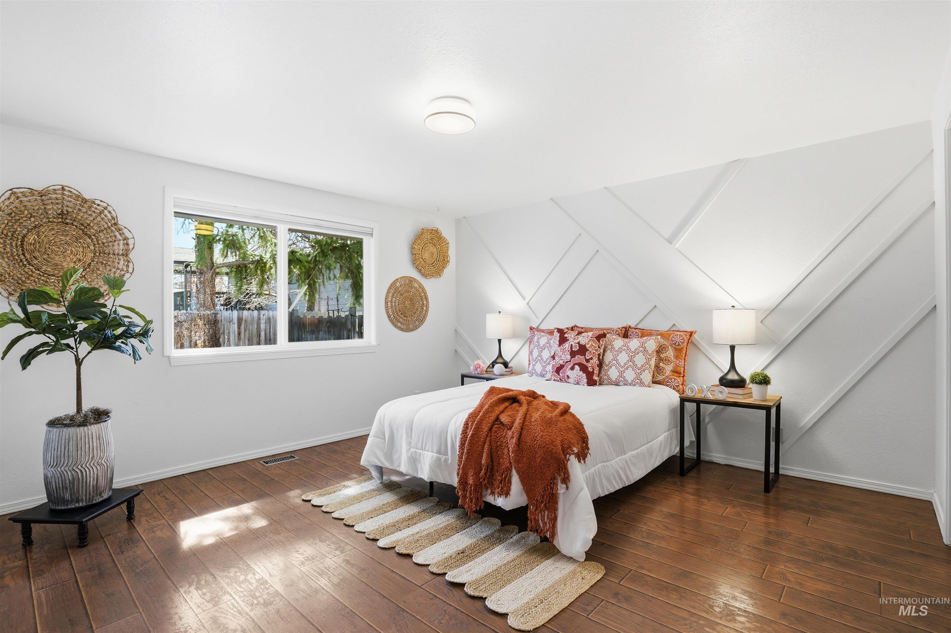 8331 W Cory Ct, Boise, Idaho 83704, 2 Bedrooms, 2 Bathrooms, Residential For Sale, Price $375,000,MLS 98979535