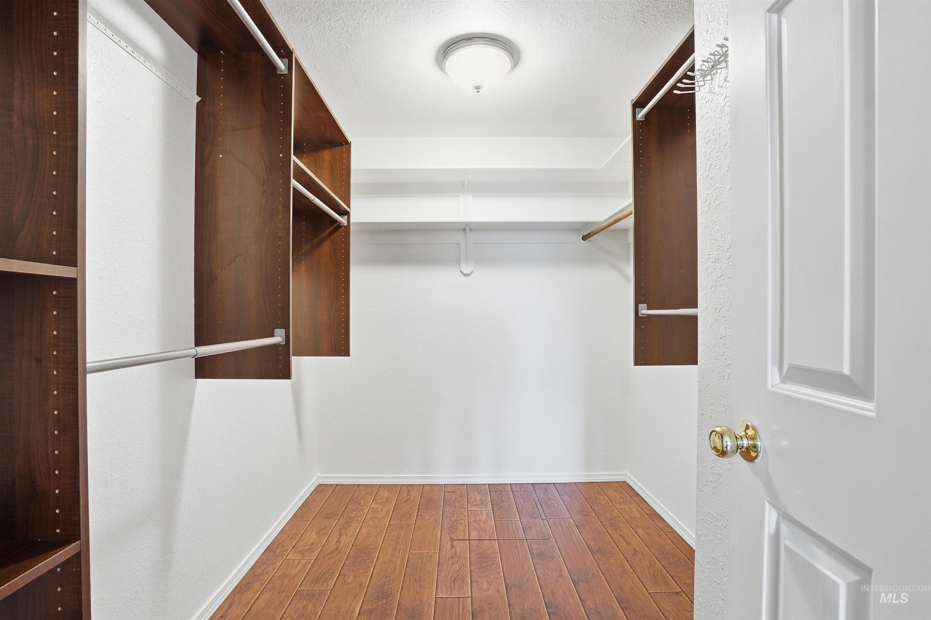 8331 W Cory Ct, Boise, Idaho 83704, 2 Bedrooms, 2 Bathrooms, Residential For Sale, Price $375,000,MLS 98979535