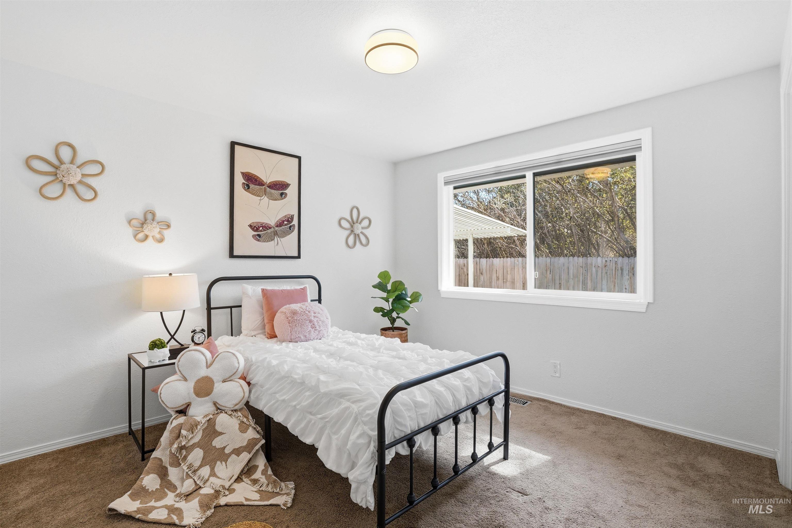 8331 W Cory Ct, Boise, Idaho 83704, 2 Bedrooms, 2 Bathrooms, Residential For Sale, Price $375,000,MLS 98979535