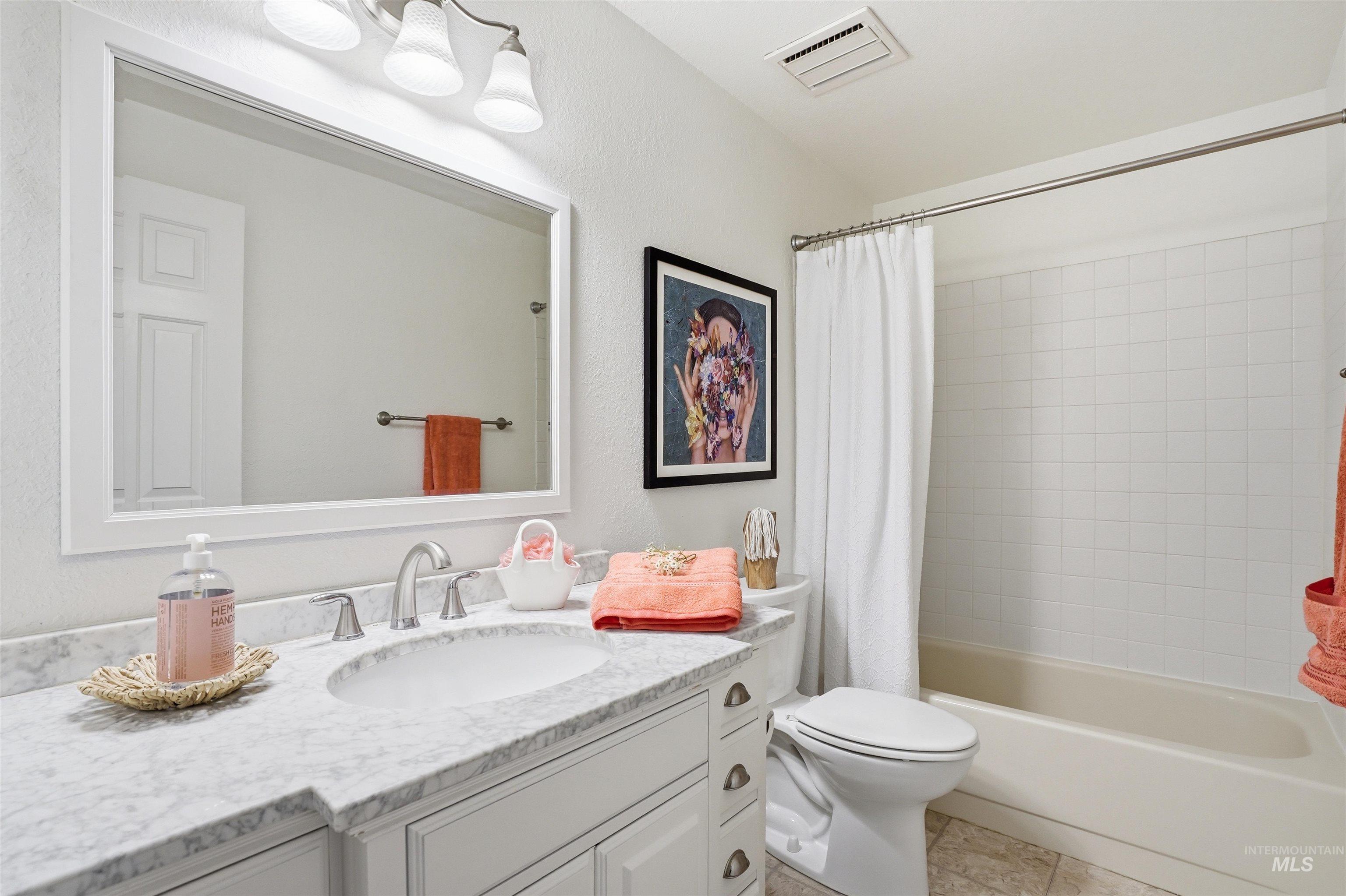 8331 W Cory Ct, Boise, Idaho 83704, 2 Bedrooms, 2 Bathrooms, Residential For Sale, Price $375,000,MLS 98979535