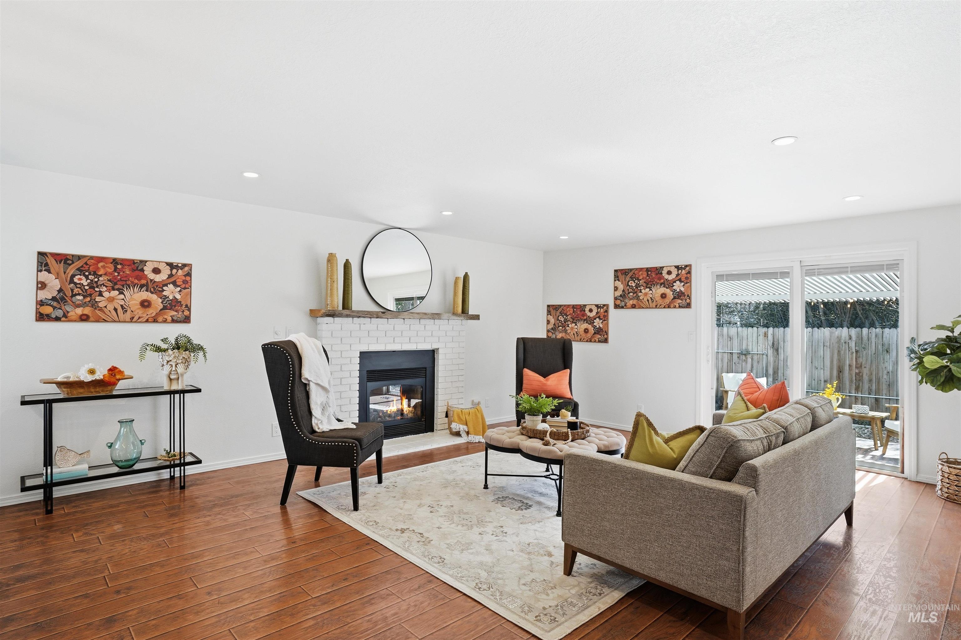 8331 W Cory Ct, Boise, Idaho 83704, 2 Bedrooms, 2 Bathrooms, Residential For Sale, Price $375,000,MLS 98979535