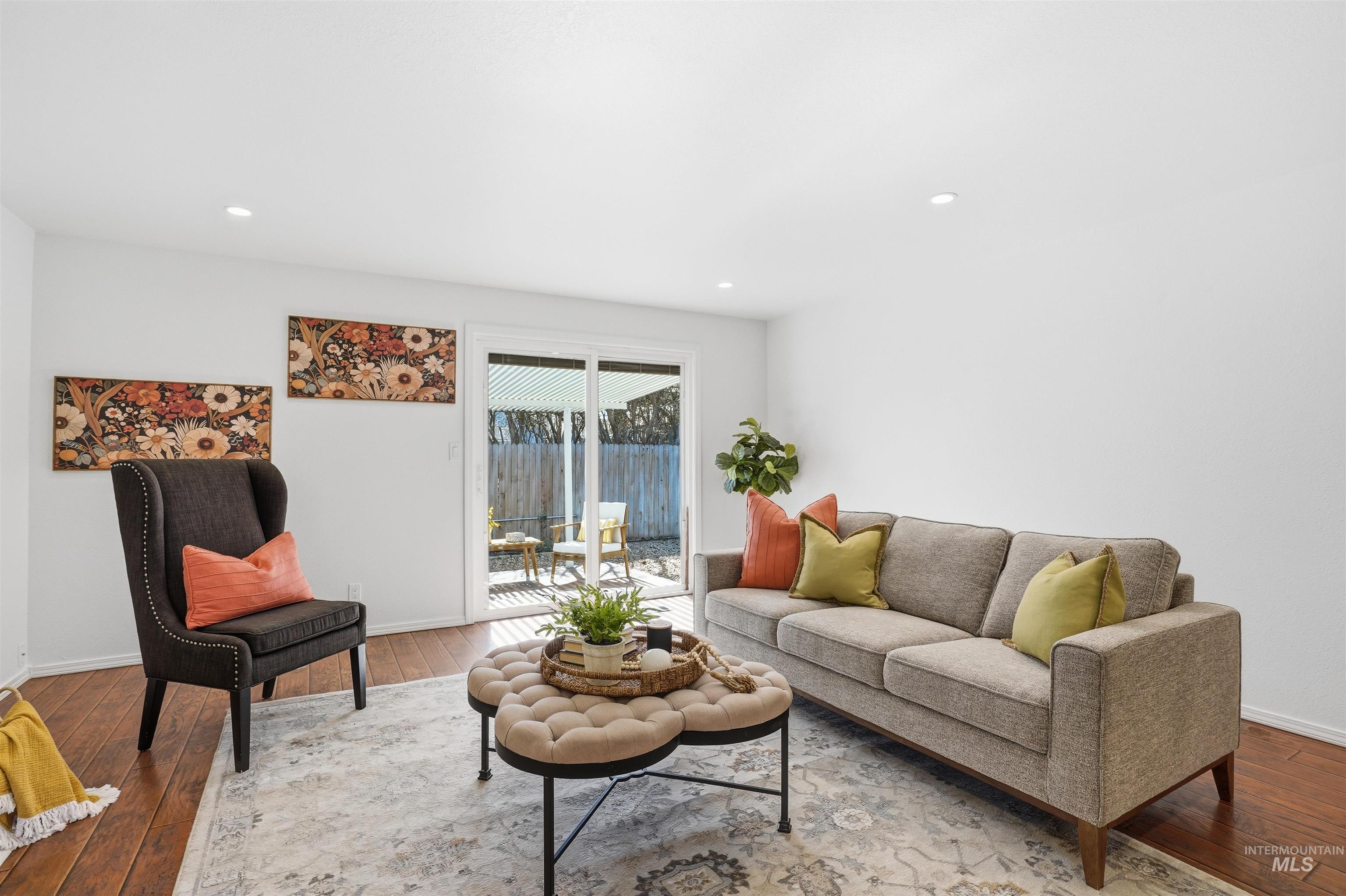 8331 W Cory Ct, Boise, Idaho 83704, 2 Bedrooms, 2 Bathrooms, Residential For Sale, Price $375,000,MLS 98979535