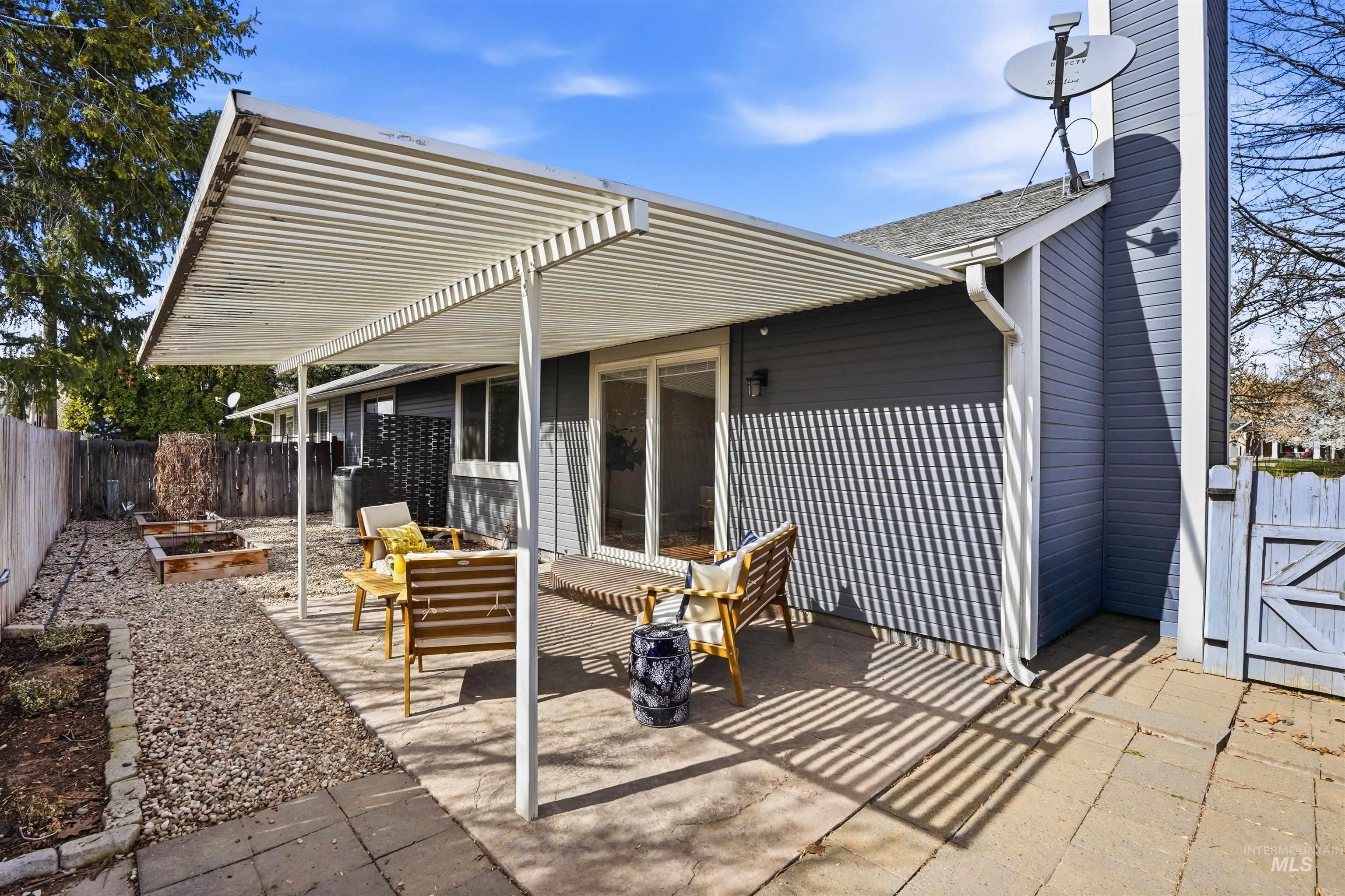 8331 W Cory Ct, Boise, Idaho 83704, 2 Bedrooms, 2 Bathrooms, Residential For Sale, Price $375,000,MLS 98979535