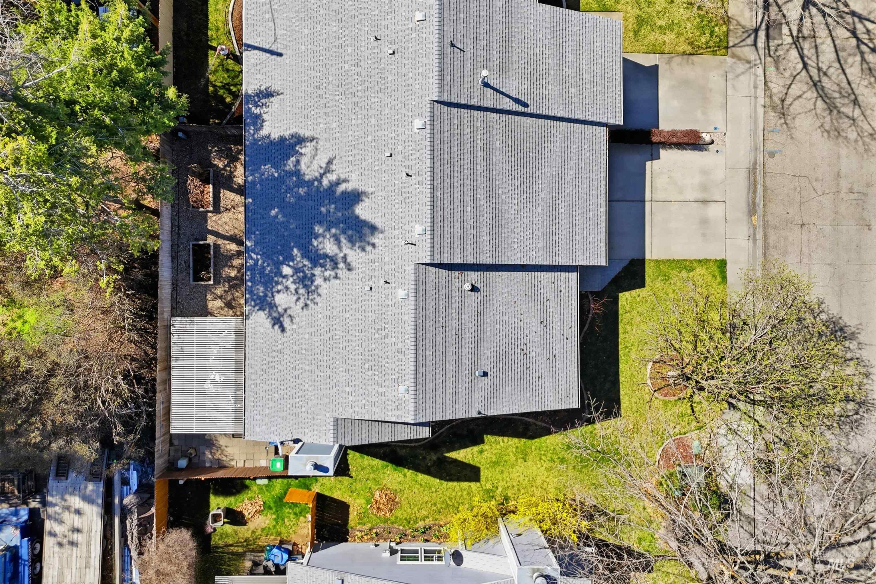 8331 W Cory Ct, Boise, Idaho 83704, 2 Bedrooms, 2 Bathrooms, Residential For Sale, Price $375,000,MLS 98979535