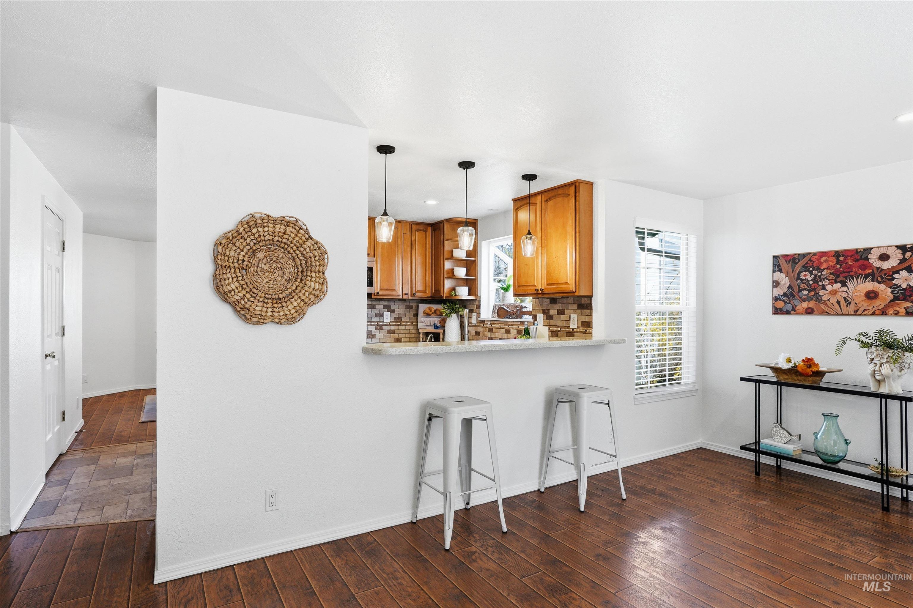 8331 W Cory Ct, Boise, Idaho 83704, 2 Bedrooms, 2 Bathrooms, Residential For Sale, Price $375,000,MLS 98979535