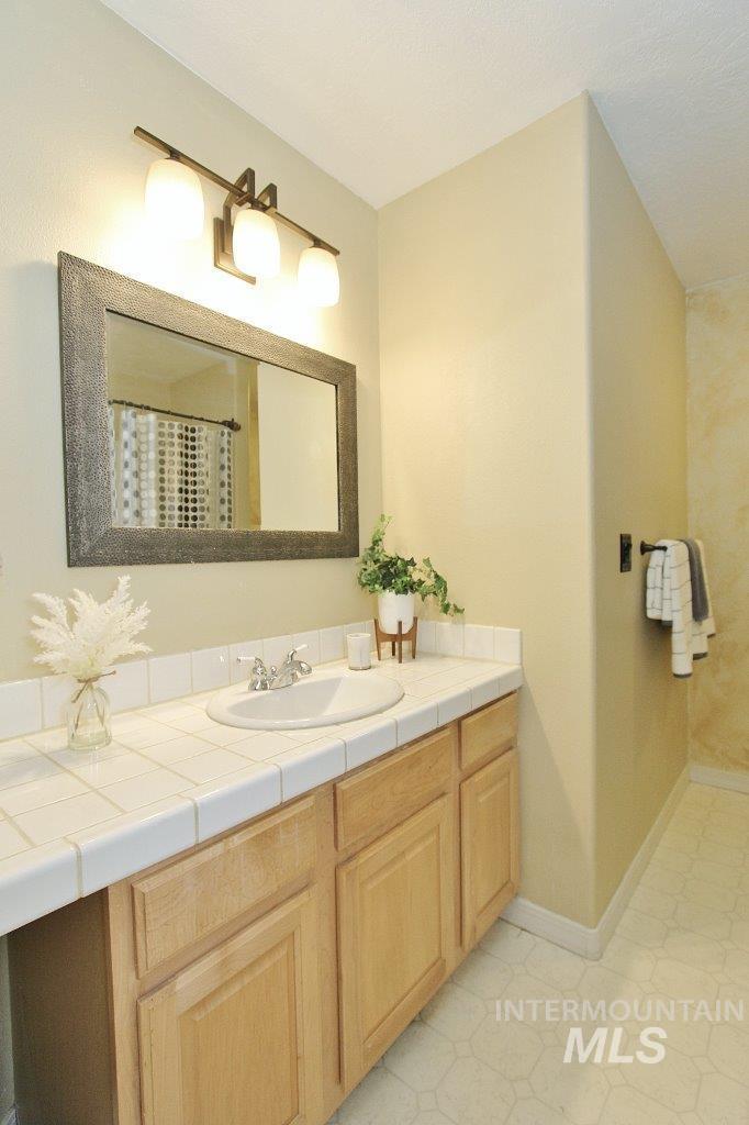 1124 Virginia Circle, Nampa, Idaho 83687-8670, 6 Bedrooms, 3 Bathrooms, Residential For Sale, Price $992,000, 98979546