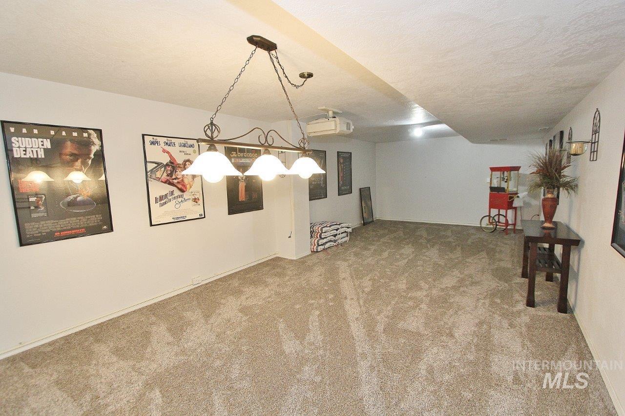 1124 Virginia Circle, Nampa, Idaho 83687-8670, 6 Bedrooms, 3 Bathrooms, Residential For Sale, Price $992,000, 98979546