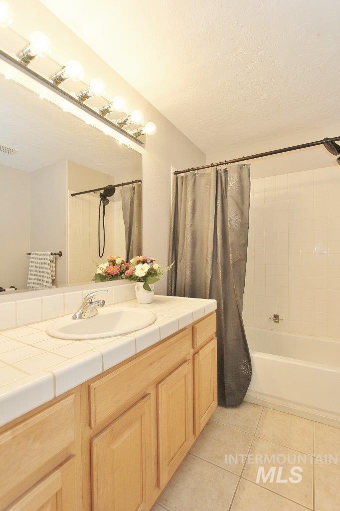 1124 Virginia Circle, Nampa, Idaho 83687-8670, 6 Bedrooms, 3 Bathrooms, Residential For Sale, Price $992,000, 98979546