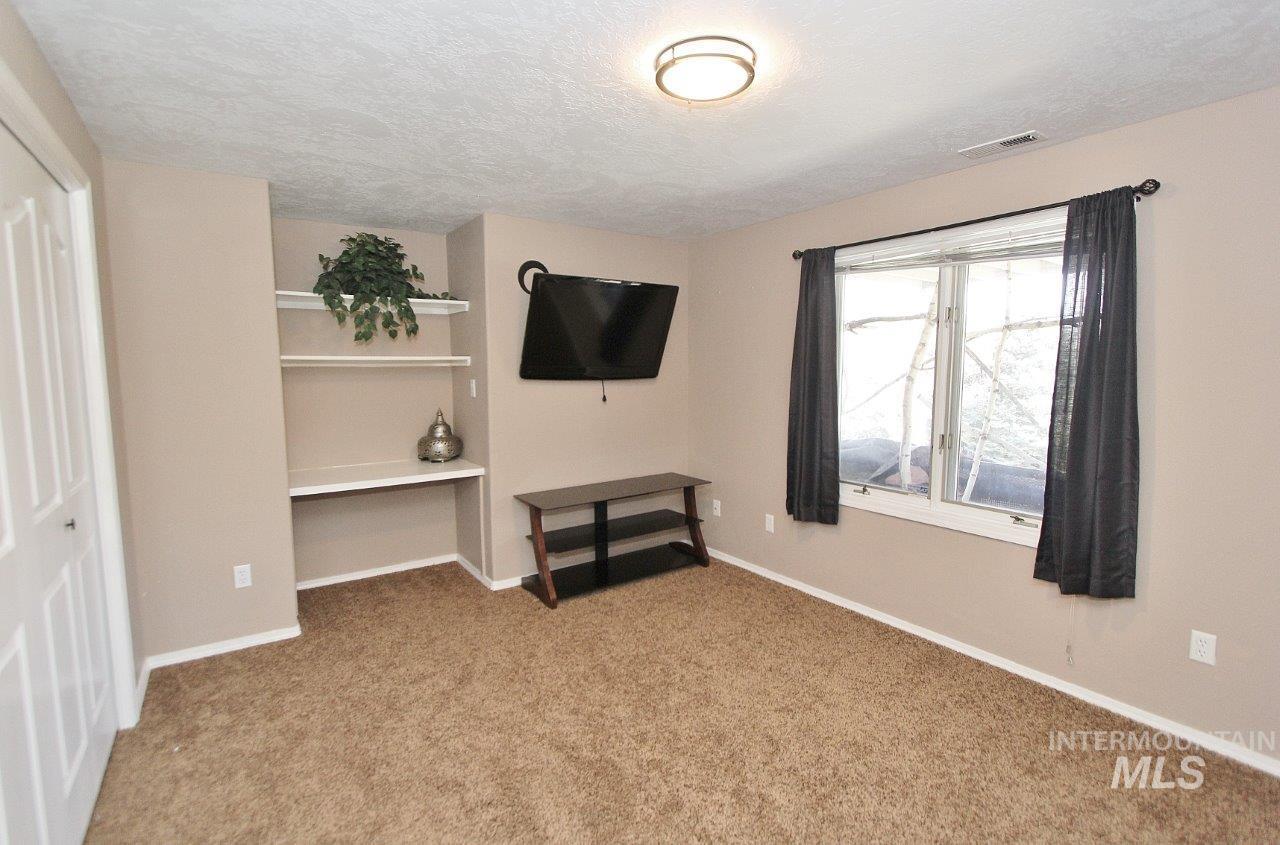 1124 Virginia Circle, Nampa, Idaho 83687-8670, 6 Bedrooms, 3 Bathrooms, Residential For Sale, Price $992,000, 98979546