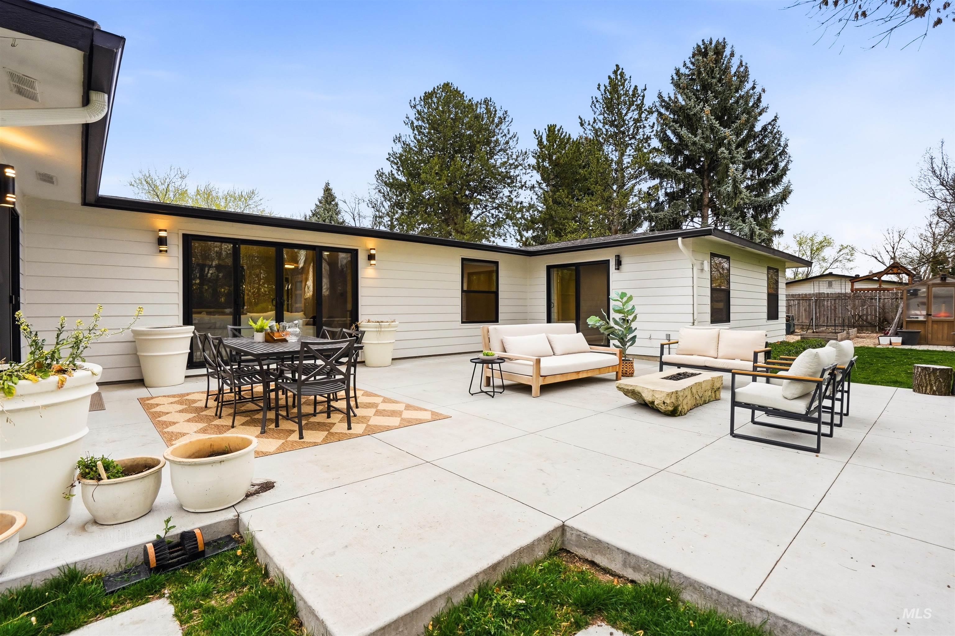 595 S El Blanco Dr, Boise, Idaho 83709, 3 Bedrooms, 3.5 Bathrooms, Residential For Sale, Price $885,000, 98979549