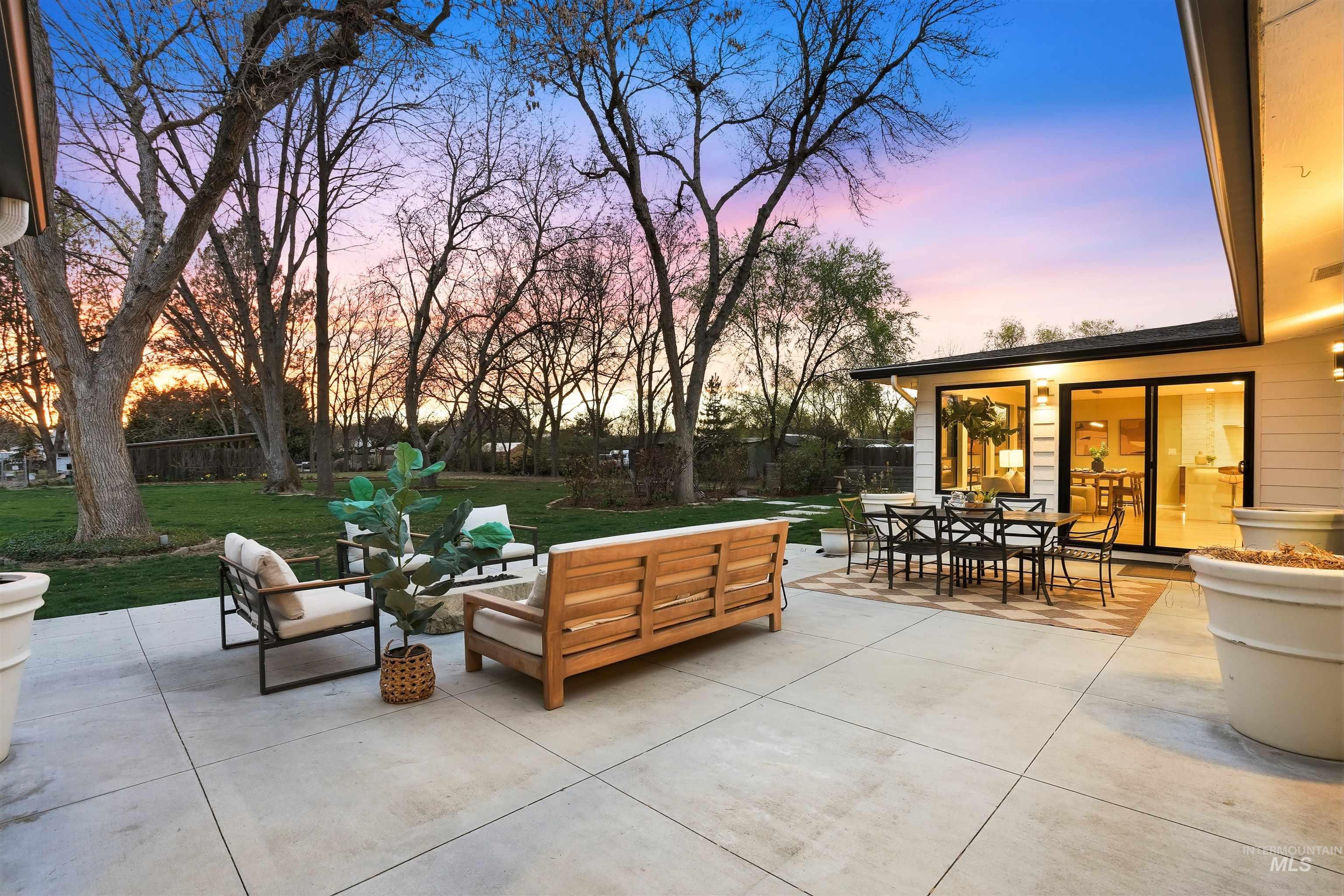 595 S El Blanco Dr, Boise, Idaho 83709, 3 Bedrooms, 3.5 Bathrooms, Residential For Sale, Price $885,000, 98979549